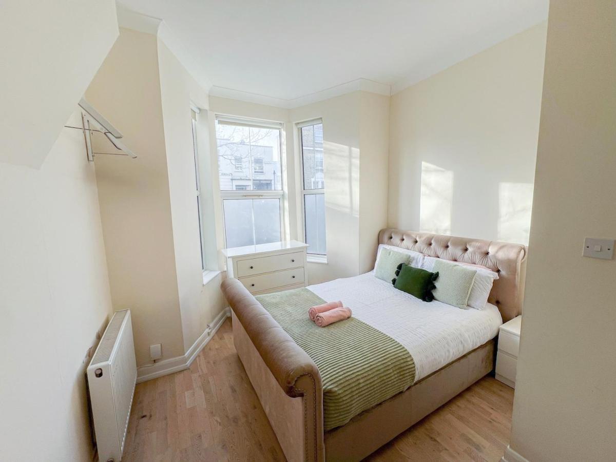 1-Bedroom Flat With Small Garden & Paid Parking In Finsbury Park, Highbury Лондон Екстер'єр фото