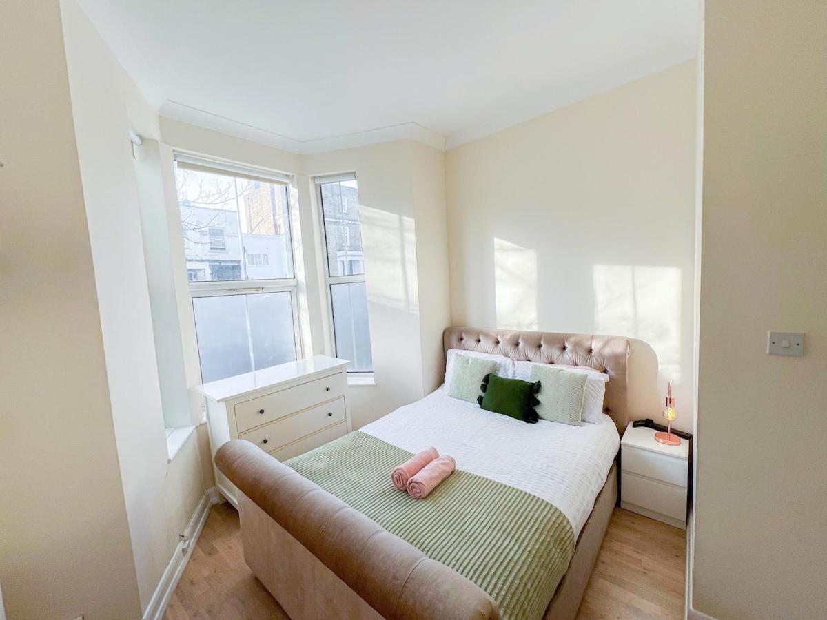 1-Bedroom Flat With Small Garden & Paid Parking In Finsbury Park, Highbury Лондон Екстер'єр фото