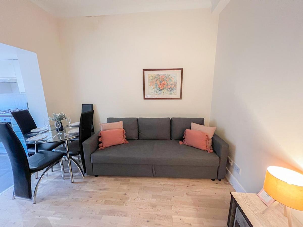 1-Bedroom Flat With Small Garden & Paid Parking In Finsbury Park, Highbury Лондон Екстер'єр фото