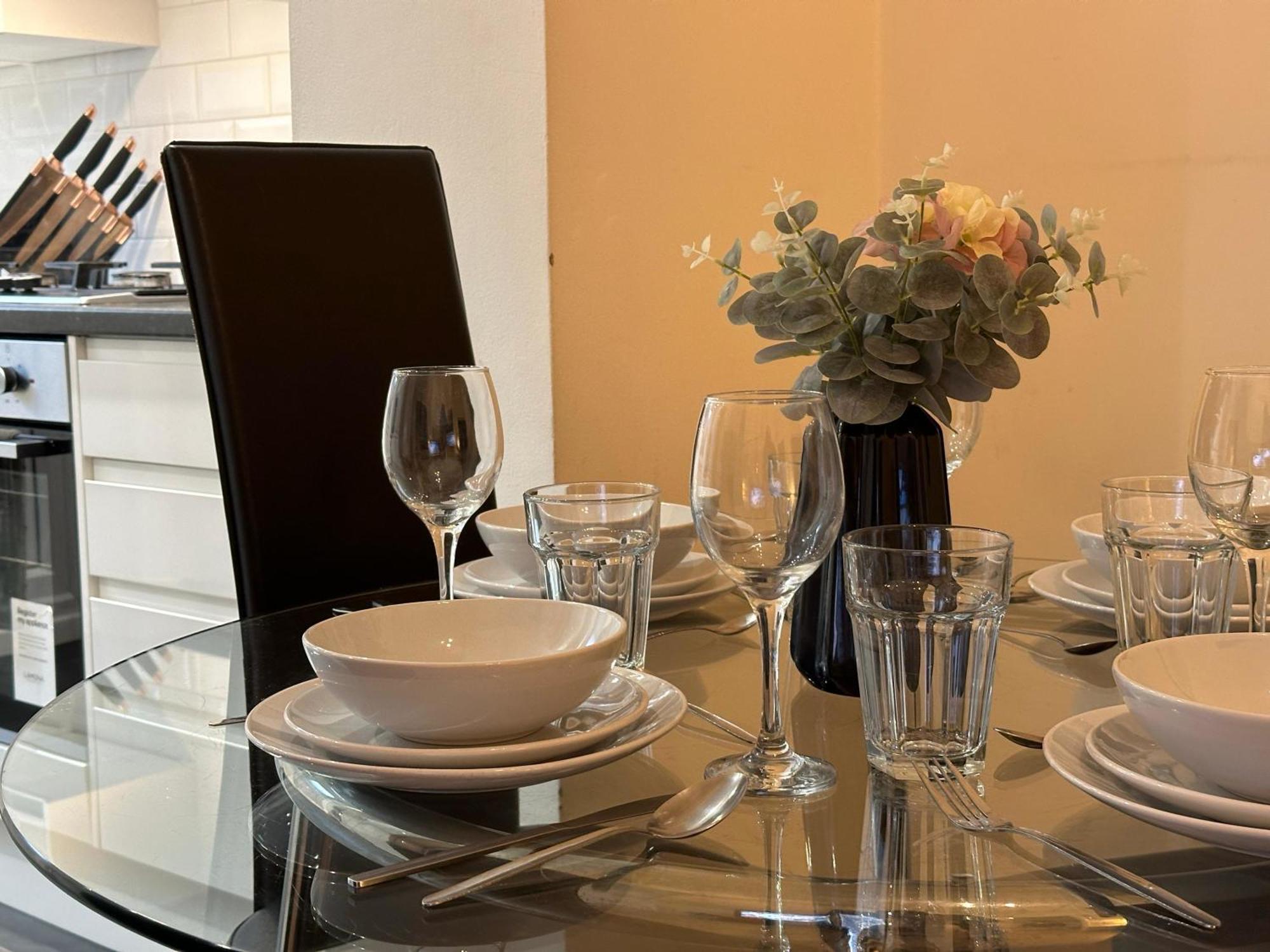 1-Bedroom Flat With Small Garden & Paid Parking In Finsbury Park, Highbury Лондон Екстер'єр фото